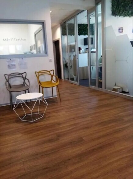 Local d'activités dans Mulhouse à vendre - Photo de l’immeuble – Image 2 sur 3