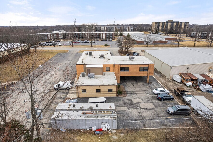 5413 Walnut Ave, Downers Grove, IL à louer - Photo de l’immeuble – Image 3 sur 28