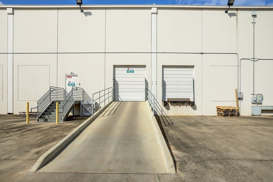 10215 S Sam Houston Pky W, Houston, TX à louer - Photo de l’immeuble – Image 3 sur 31