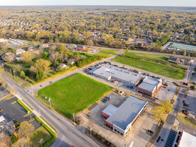 Macon Rd, Cordova, TN à vendre - Photo de l’immeuble – Image 2 sur 13