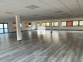 Bureau dans Saint-Priest à louer Photo intérieure– Image 1 sur 1