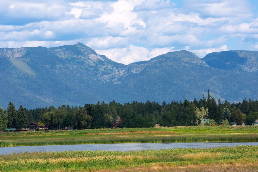 2879 Lower Valley Rd, Kalispell, MT à vendre - Aérien – Image 3 sur 14