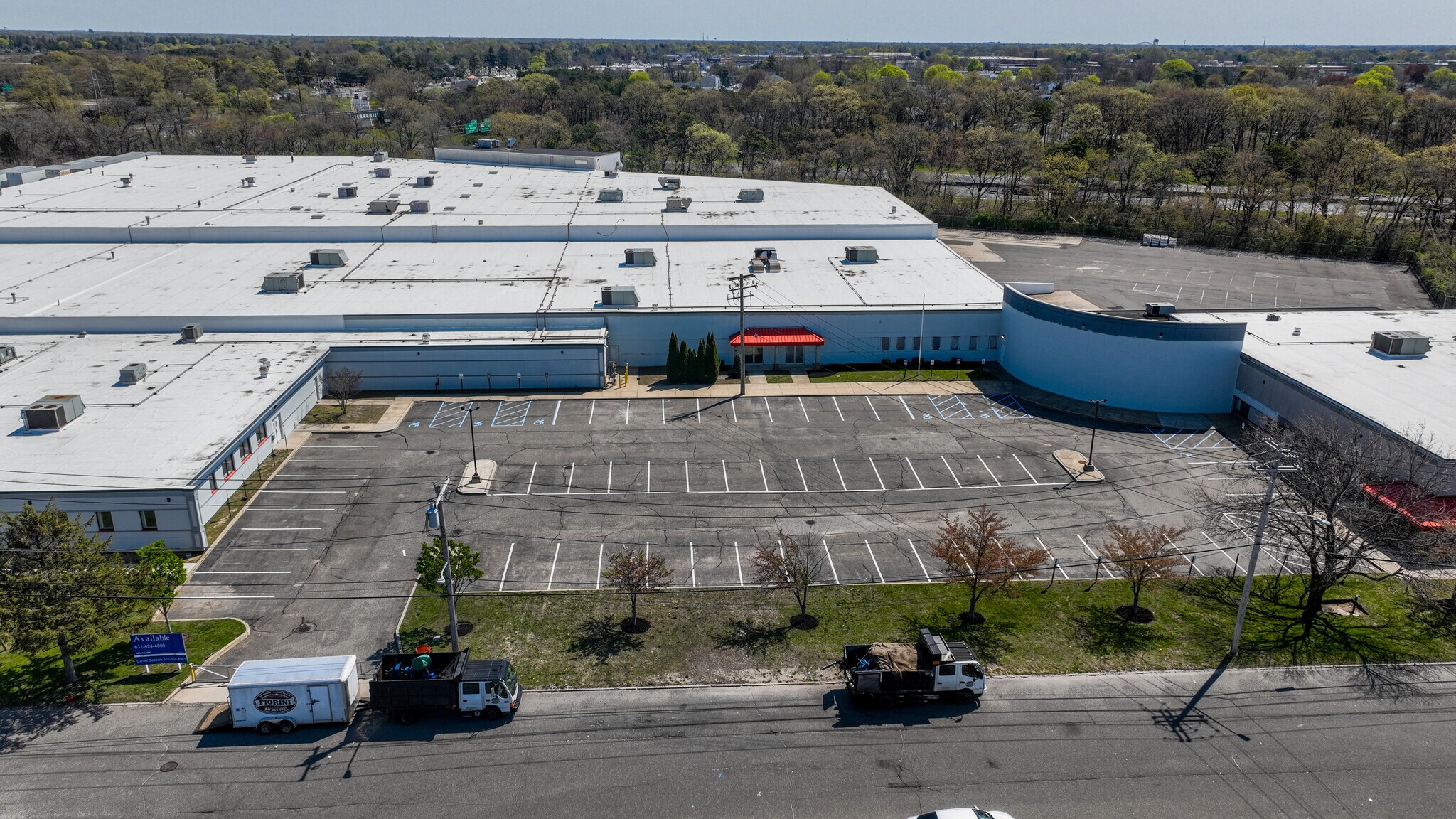 120-200 Adams Blvd, Farmingdale, NY à louer Photo de l’immeuble– Image 1 sur 16