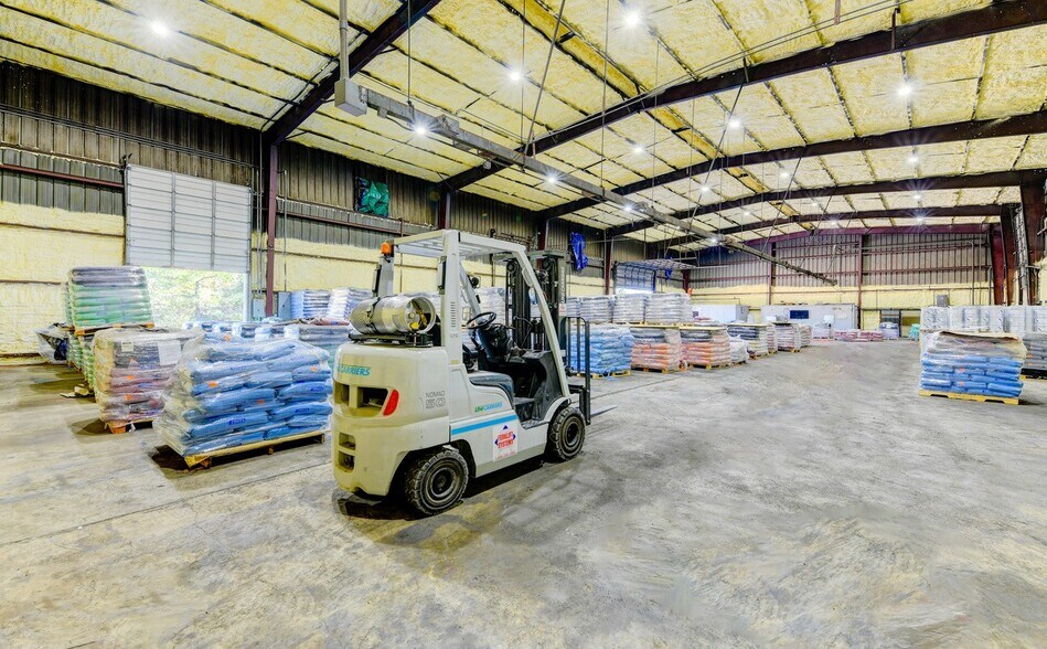 819 Industrial Rd, Centerville, TN à vendre - Photo intérieure – Image 3 sur 18