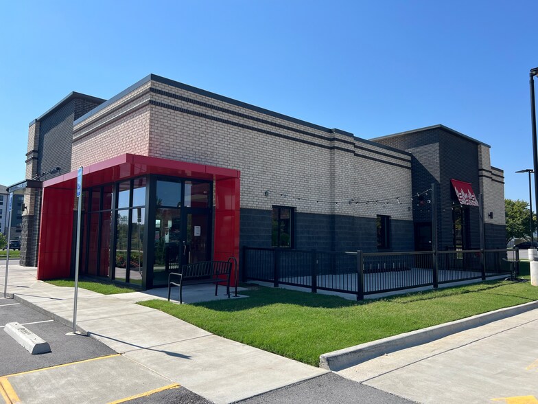 1500 SE Eagle Way, Bentonville, AR à vendre - Photo principale – Image 1 sur 6