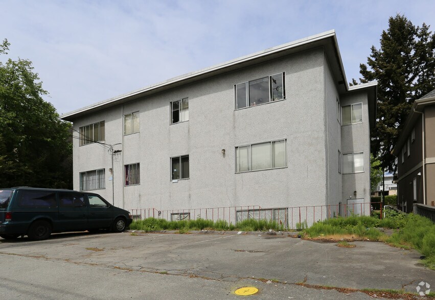 958 E Broadway, Vancouver, BC à vendre - Photo de l’immeuble – Image 3 sur 4