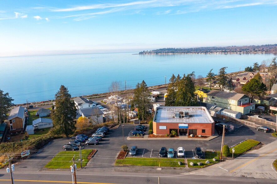 8097 Harborview Rd, Blaine, WA à louer - Photo de l’immeuble – Image 2 sur 21