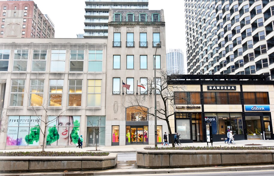 545 N Michigan Ave, Chicago, IL à louer - Photo de l’immeuble – Image 2 sur 3