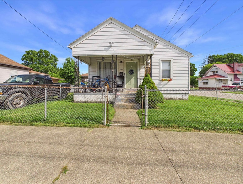 800 Adams Ave, Huntington, WV à vendre - Photo principale – Image 1 sur 1
