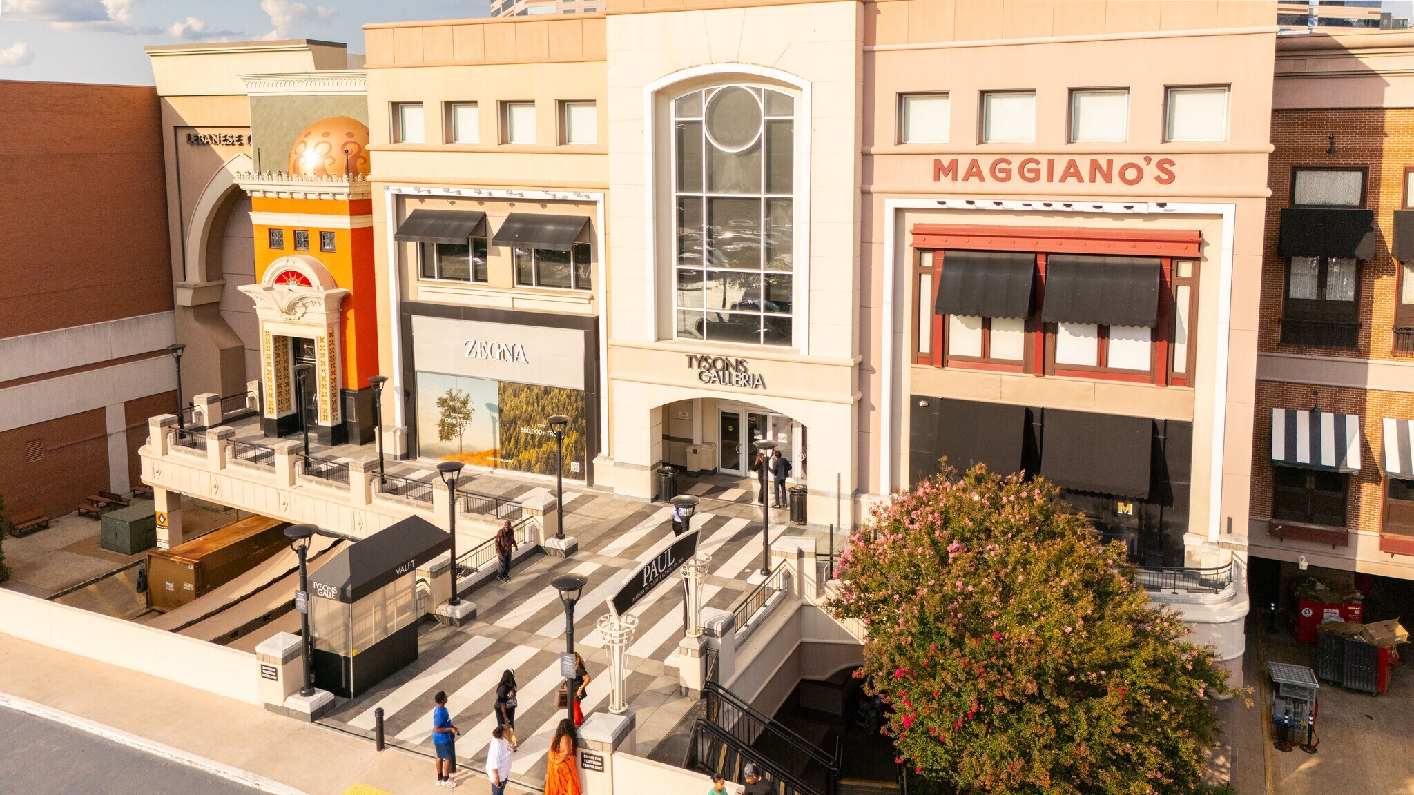 1651-2255 International Dr, McLean, VA à louer Photo principale– Image 1 sur 9