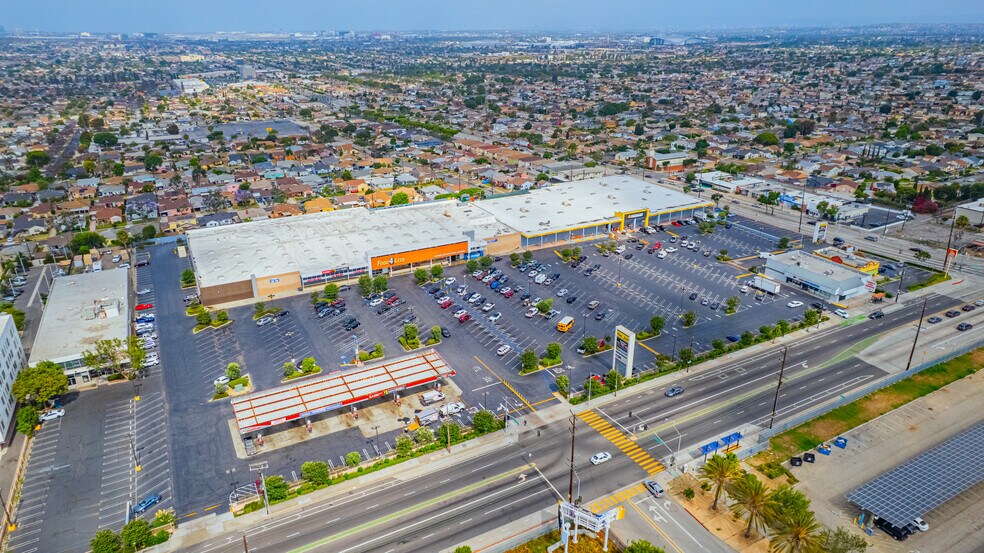 11407 S Western Ave, Los Angeles, CA à louer - Photo de l’immeuble – Image 1 sur 5