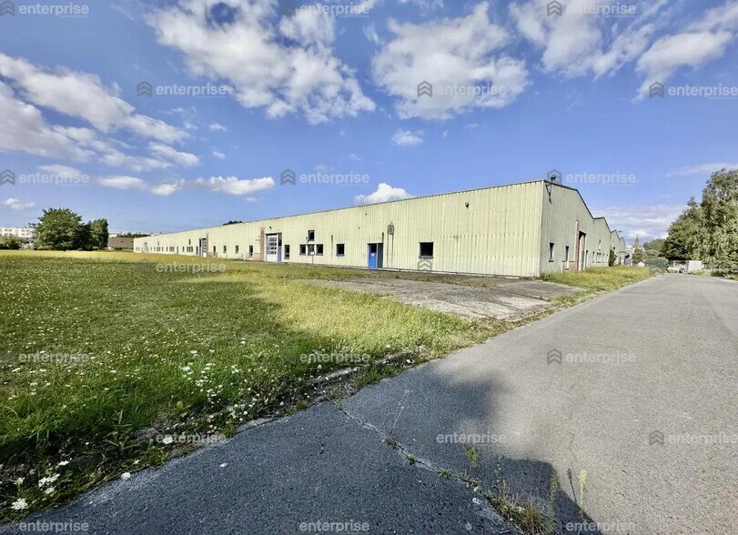 Industriel/Logistique dans Sissonne à louer - Photo de l’immeuble – Image 3 sur 6