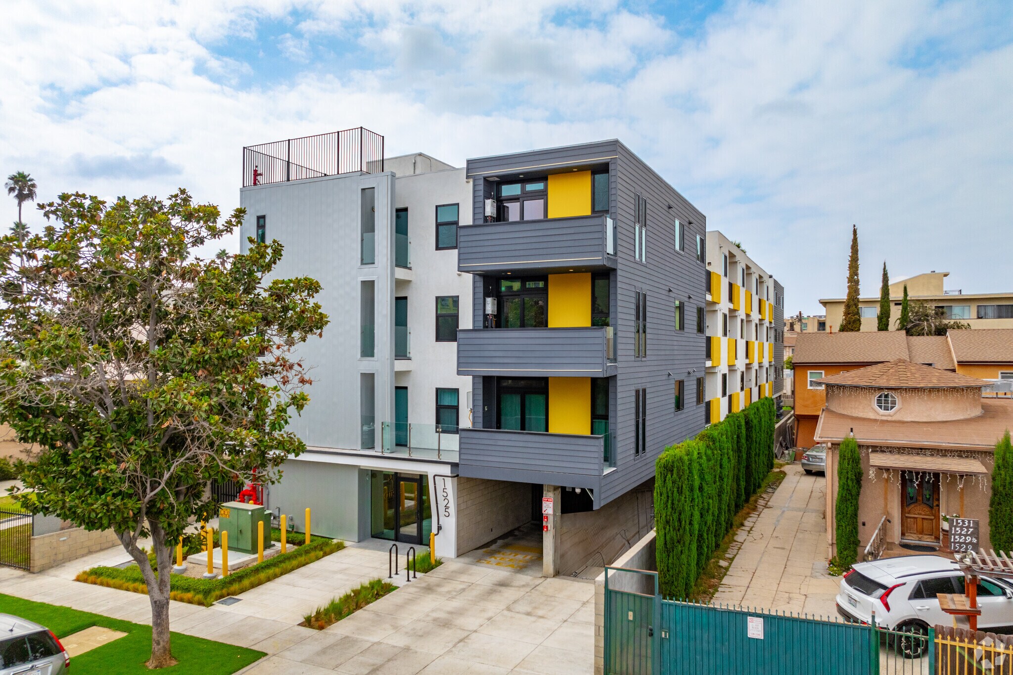 1525 N Hobart Blvd, Los Angeles, CA à vendre Photo principale– Image 1 sur 34