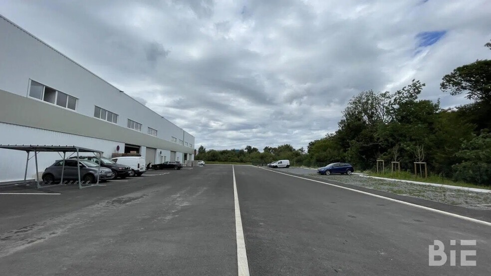 Local d'activités dans Tresses à vendre - Photo de l’immeuble – Image 3 sur 7