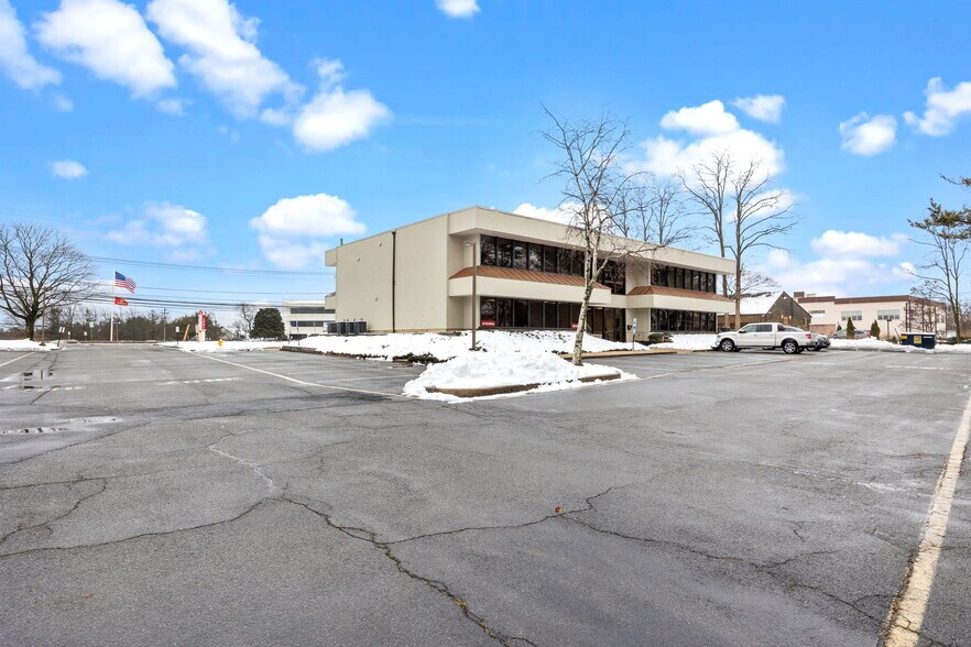 1410 Hooper Ave, Toms River, NJ à louer - Photo de l’immeuble – Image 2 sur 17