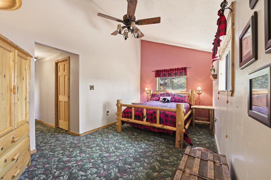 45 Rainbow Ridge rd, Garden Valley, ID à vendre - Photo de l’immeuble – Image 2 sur 14