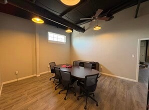 300 W Jennings St, Newburgh, IN à louer Photo de l’immeuble– Image 2 sur 3