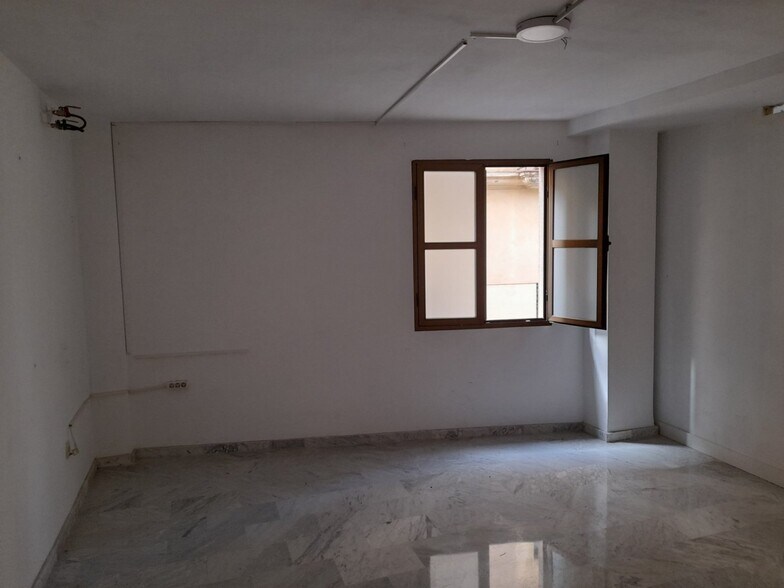 Bureau dans Cáceres, Cáceres à louer - Photo principale – Image 2 sur 5