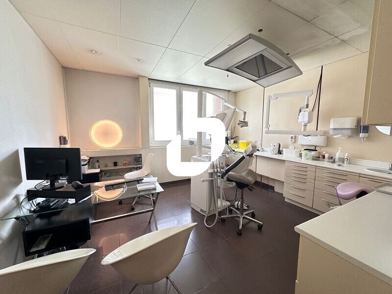 Bureau dans Marly-le-Roi à vendre Photo intérieure– Image 1 sur 7