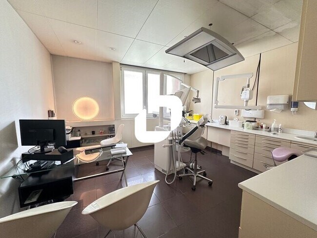 Plus de détails pour Bureau à vendre