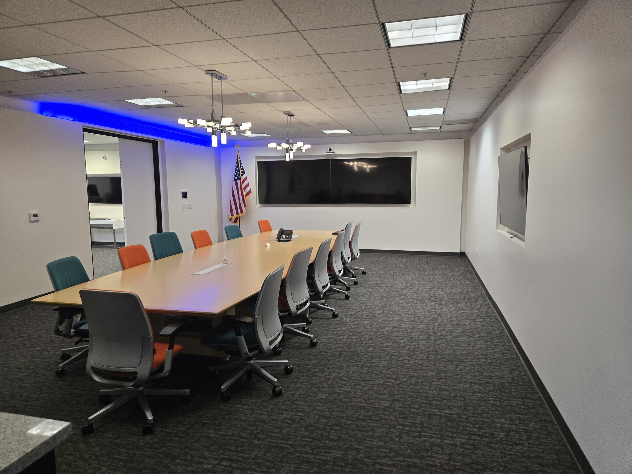 602-606 E Huntington Dr, Monrovia, CA à louer Photo intérieure– Image 1 sur 7