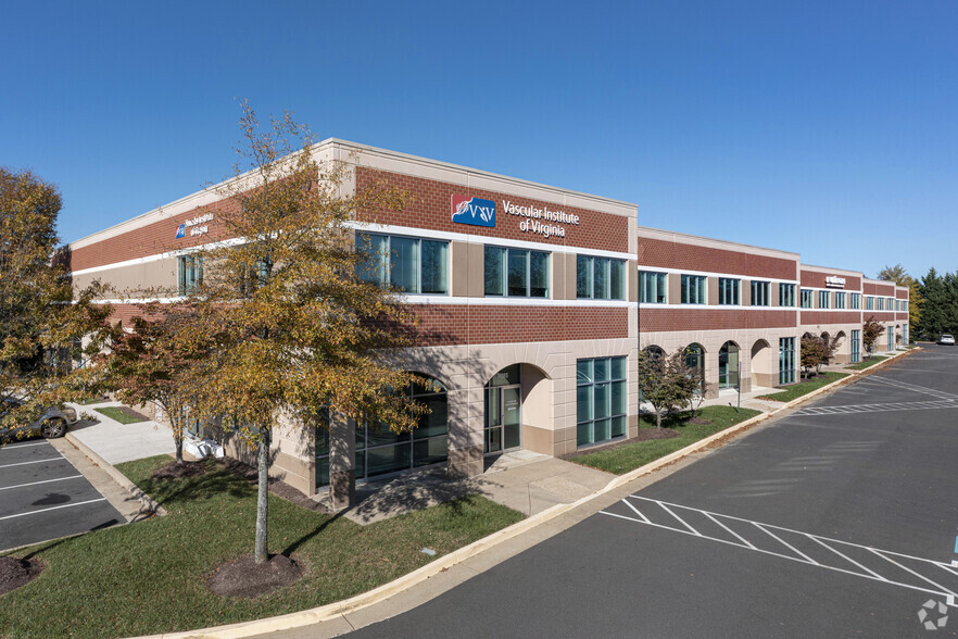 14049-14089 Crown Ct, Woodbridge, VA à louer - Photo principale – Image 1 sur 7
