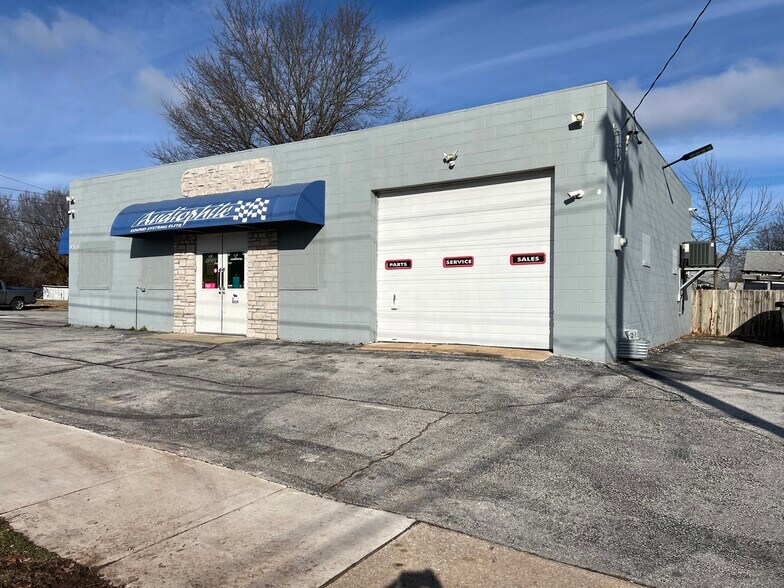 435 W Kearney St, Springfield, MO à vendre - Photo de l’immeuble – Image 1 sur 2