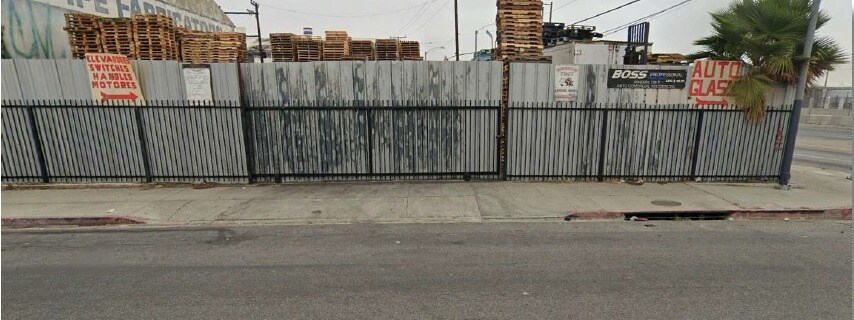 10229 S Alameda St, Los Angeles, CA à louer - Photo de l’immeuble – Image 2 sur 3