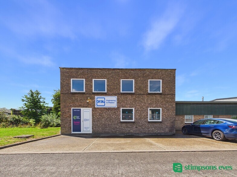 Cherrycourt Way, Leighton Buzzard à louer - Photo de l’immeuble – Image 2 sur 2