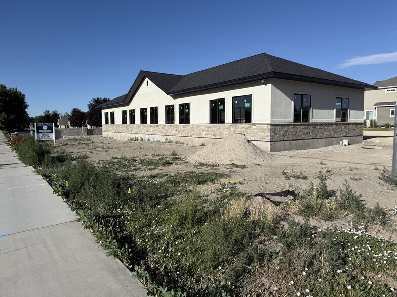 132 S 1100 E, American Fork, UT à louer - Photo de l’immeuble – Image 1 sur 4