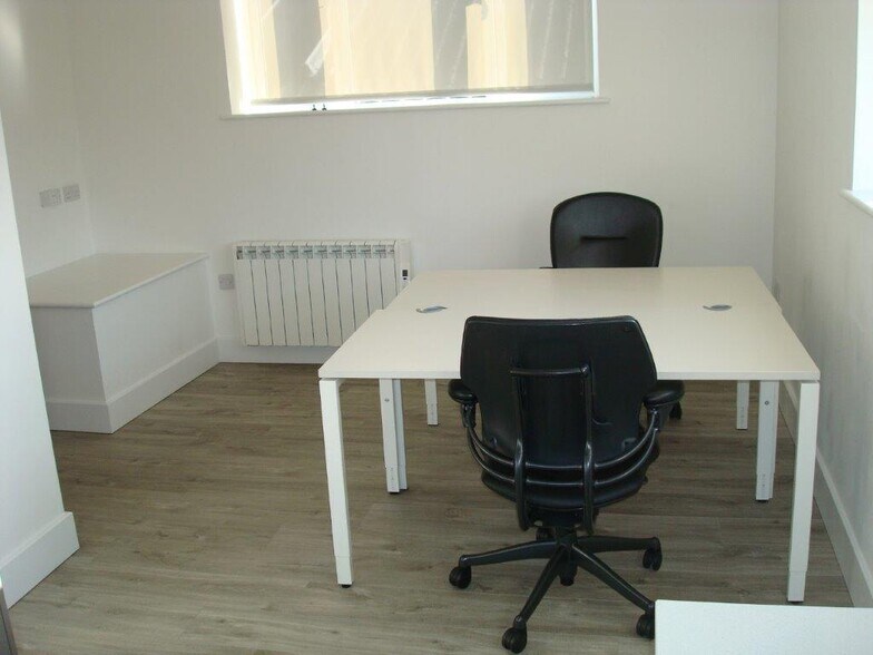 1 Icknield Way, Letchworth Garden City à louer - Photo de l’immeuble – Image 1 sur 1