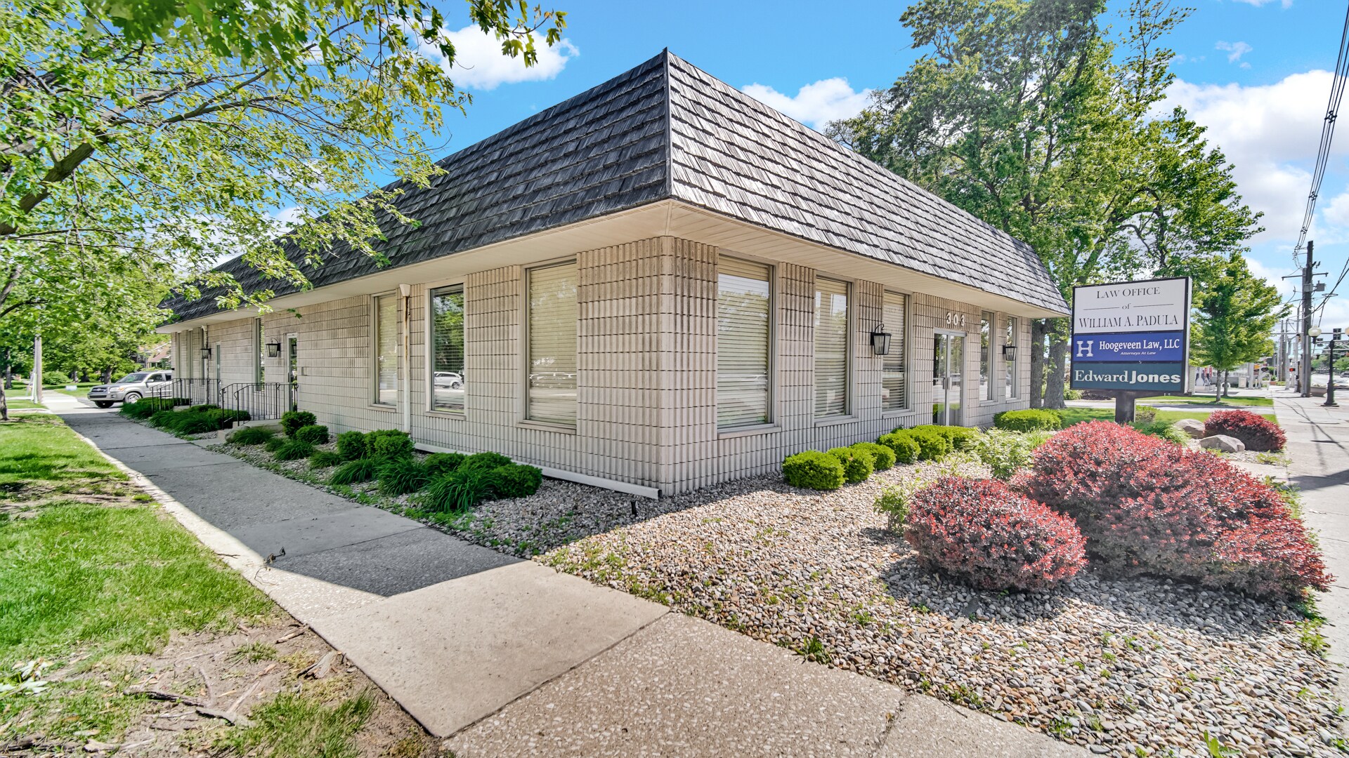 303 Ridge Rd, Munster, IN à vendre Photo de l’immeuble– Image 1 sur 25