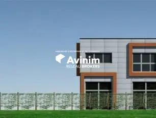 Local d'activités dans Vierzon à vendre - Photo de l’immeuble – Image 2 sur 7