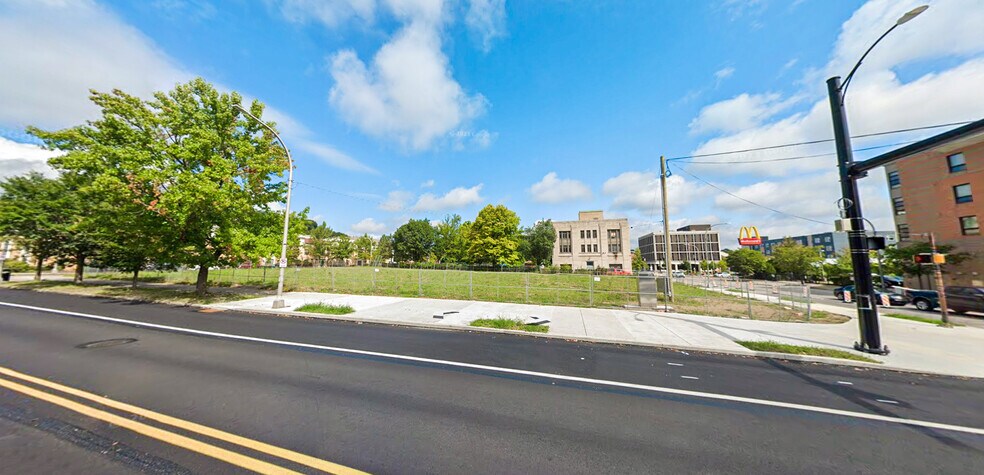 5707 Penn Ave, Pittsburgh, PA à louer - Photo de l’immeuble – Image 3 sur 5