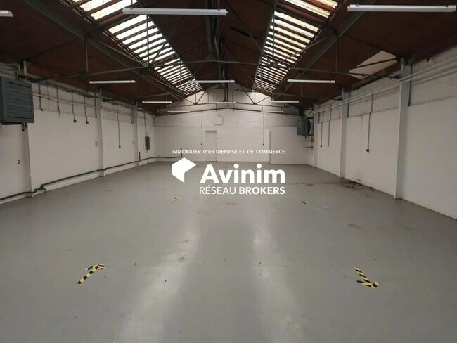 Plus de détails pour Industriel/Logistique à louer