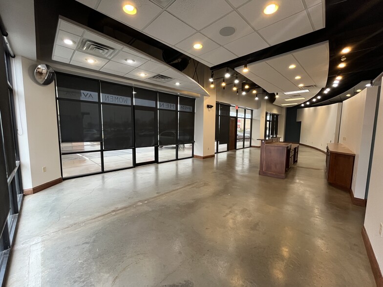 1821-1861 E Madison Ave, Derby, KS à louer - Photo de l’immeuble – Image 3 sur 10