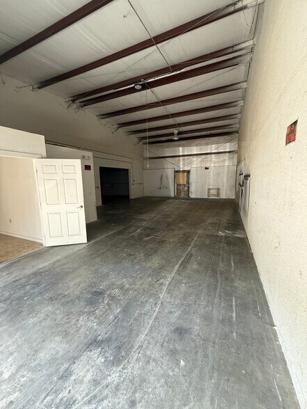 1155 NE 17th Rd, Ocala, FL à louer - Photo de l’immeuble – Image 3 sur 9