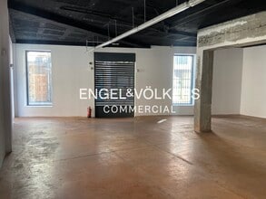 Local commercial dans L'Hospitalet de Llobregat, Barcelona à louer Photo intérieure– Image 1 sur 20