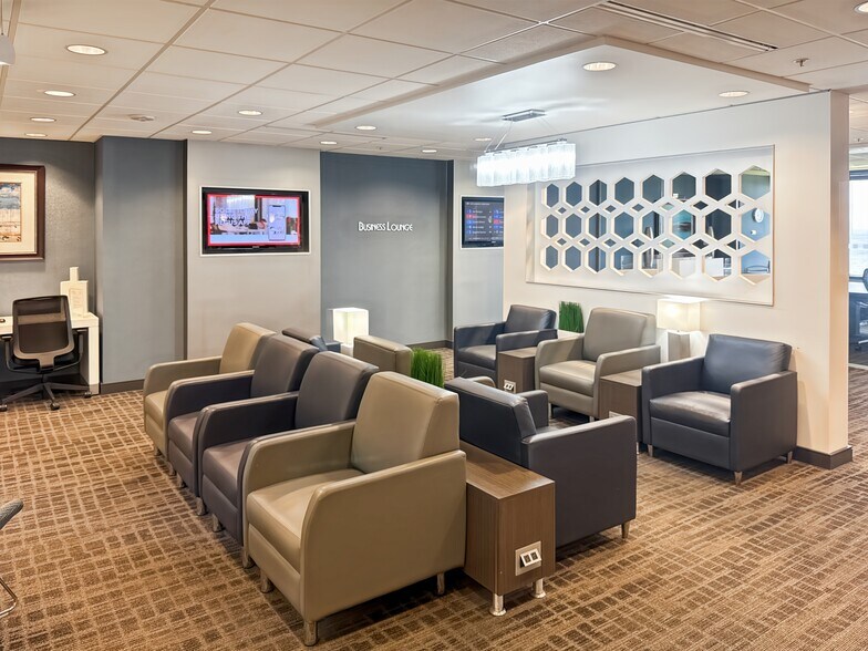 3900 N Causeway Blvd, Metairie, LA à louer - Photo intérieure – Image 3 sur 24
