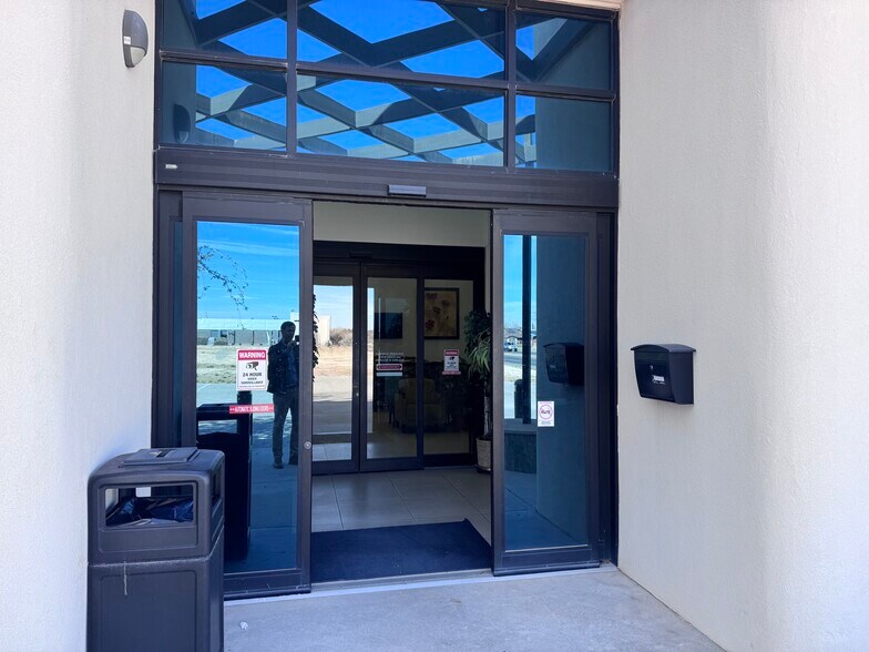 2200 George Dieter Dr, El Paso, TX à vendre - Photo de l’immeuble – Image 3 sur 42
