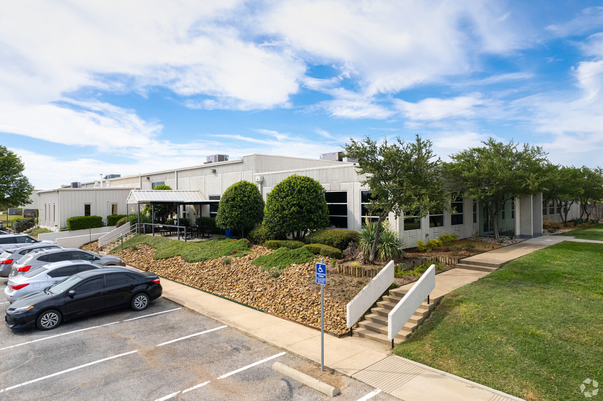 1500 W Interstate 35, Denton, TX à louer Photo principale– Image 1 sur 17