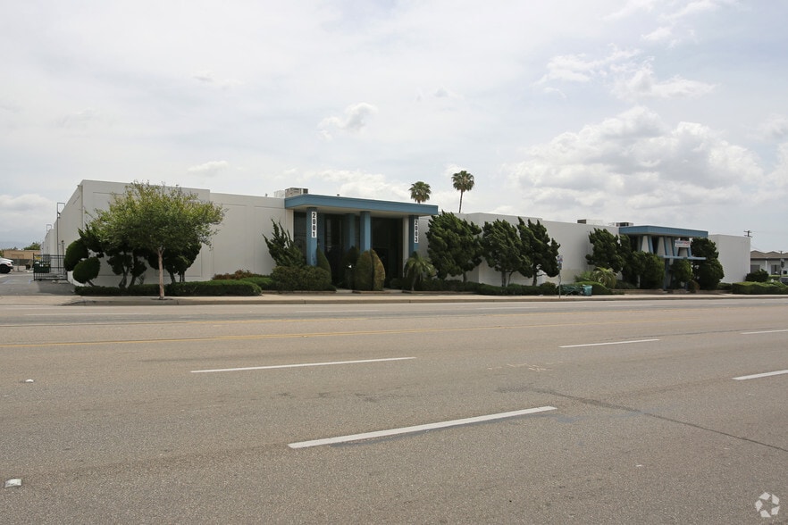 2001-2009 S Grand Ave, Santa Ana, CA à louer - Photo principale – Image 1 sur 11
