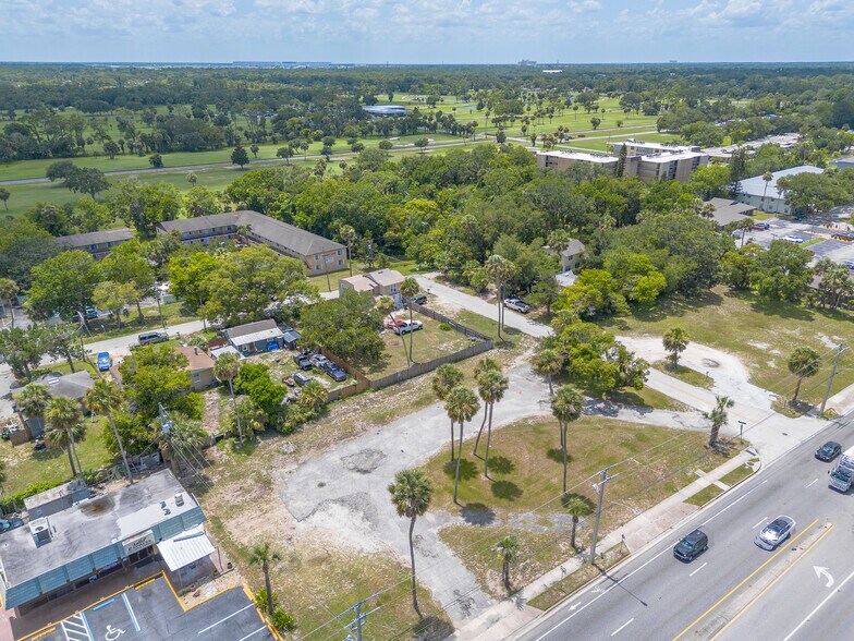 S Ridgewood Ave, Daytona Beach, FL à vendre - Photo de l’immeuble – Image 3 sur 9