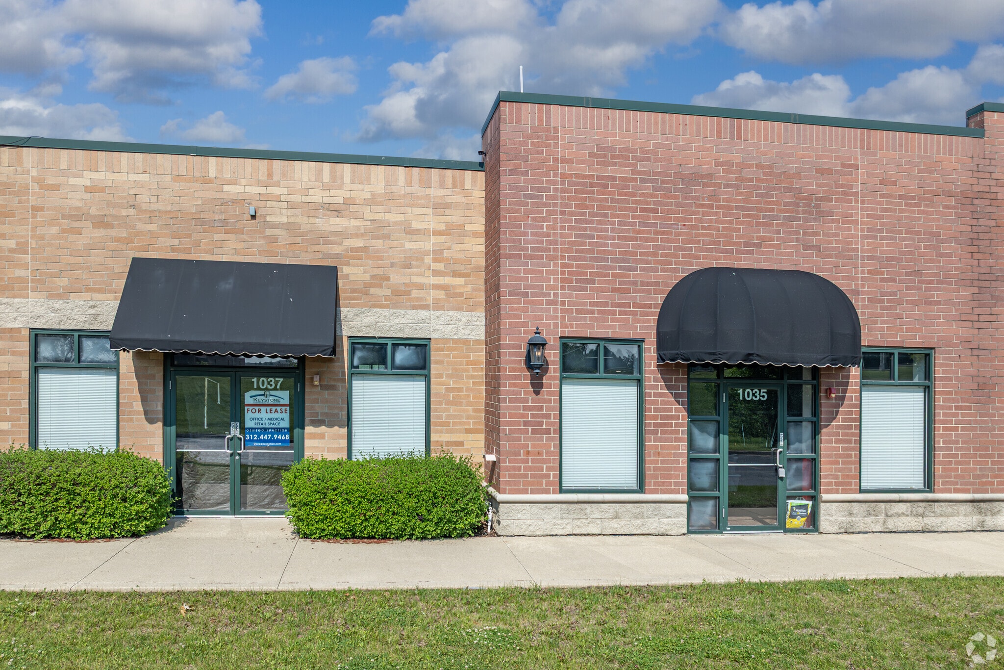 1023 Station Dr, Oswego, IL à louer Photo de l’immeuble– Image 1 sur 3