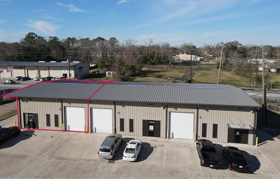 1715 Humble Place Dr, Humble, TX à louer - Photo de l’immeuble – Image 1 sur 2