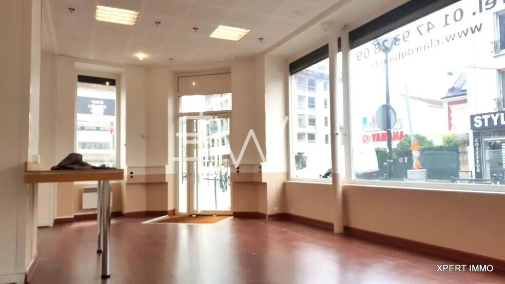 Local commercial dans Asnières-sur-Seine à louer - Photo de l’immeuble – Image 1 sur 9