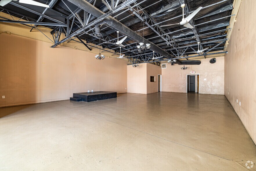 909 Gross Rd, Mesquite, TX à louer - Photo de l’immeuble – Image 3 sur 10
