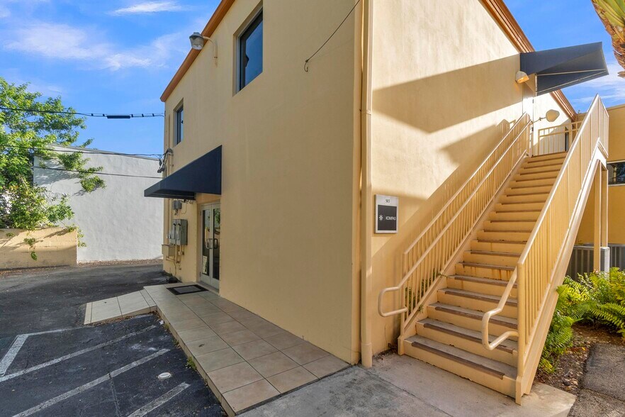 1222 S Andrews Ave, Fort Lauderdale, FL à louer - Photo de l’immeuble – Image 2 sur 17