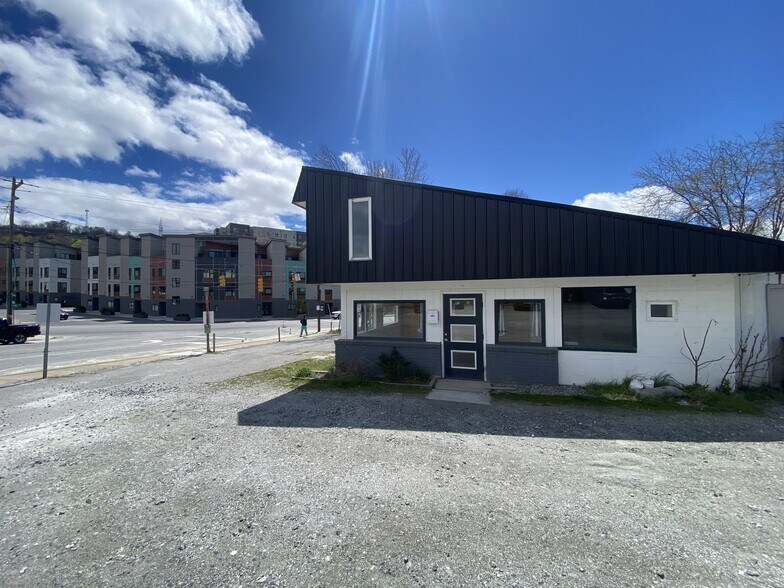 225 Coxe Ave, Asheville, NC à vendre - Photo de l’immeuble – Image 2 sur 21
