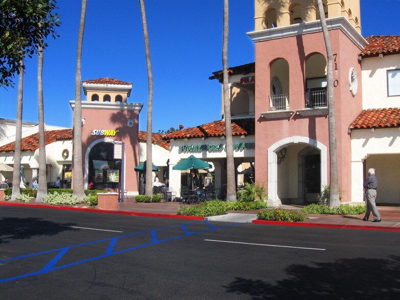 7030-7160 Avenida Encinas, Carlsbad, CA à louer - Photo de l’immeuble – Image 3 sur 14